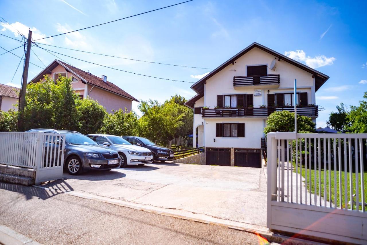 Apartments Fuma Otočac Eksteriør billede