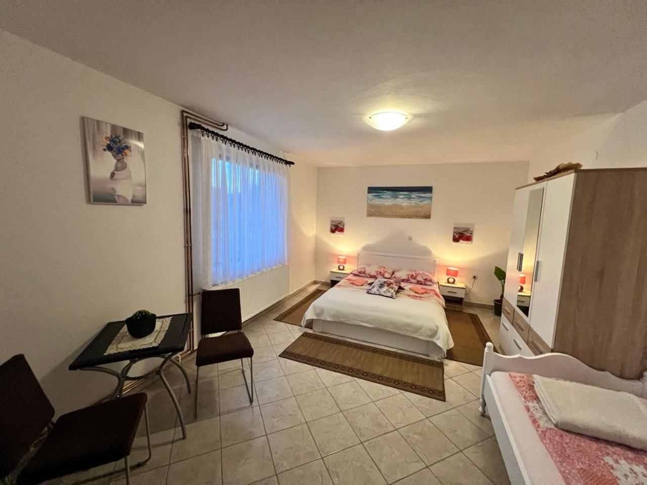 Apartments Fuma Otočac Eksteriør billede