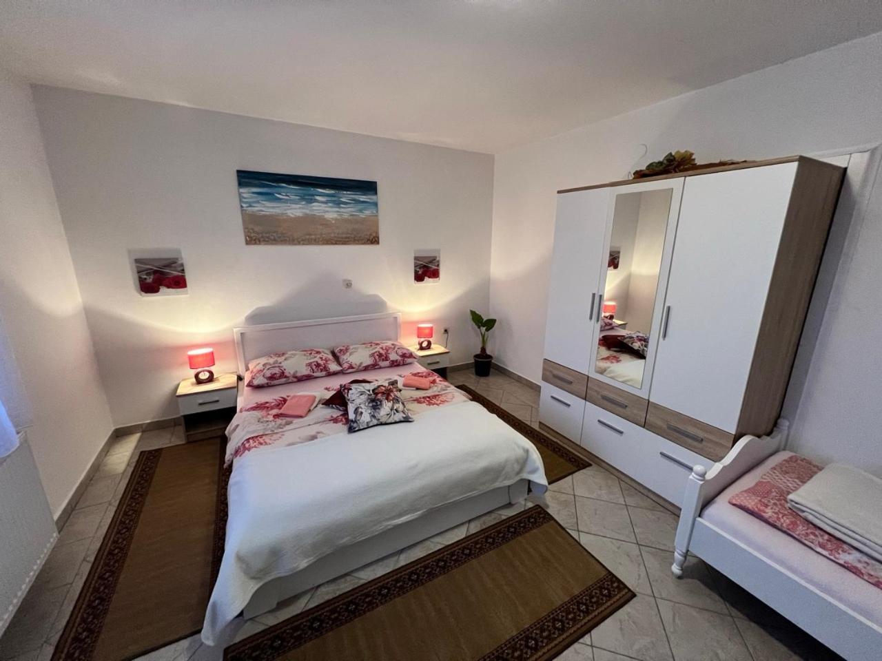 Apartments Fuma Otočac Eksteriør billede